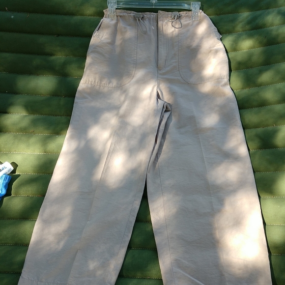 St. John's Bay Capri's Elastic Waist Beige Pockets - Picture 6 of 11
